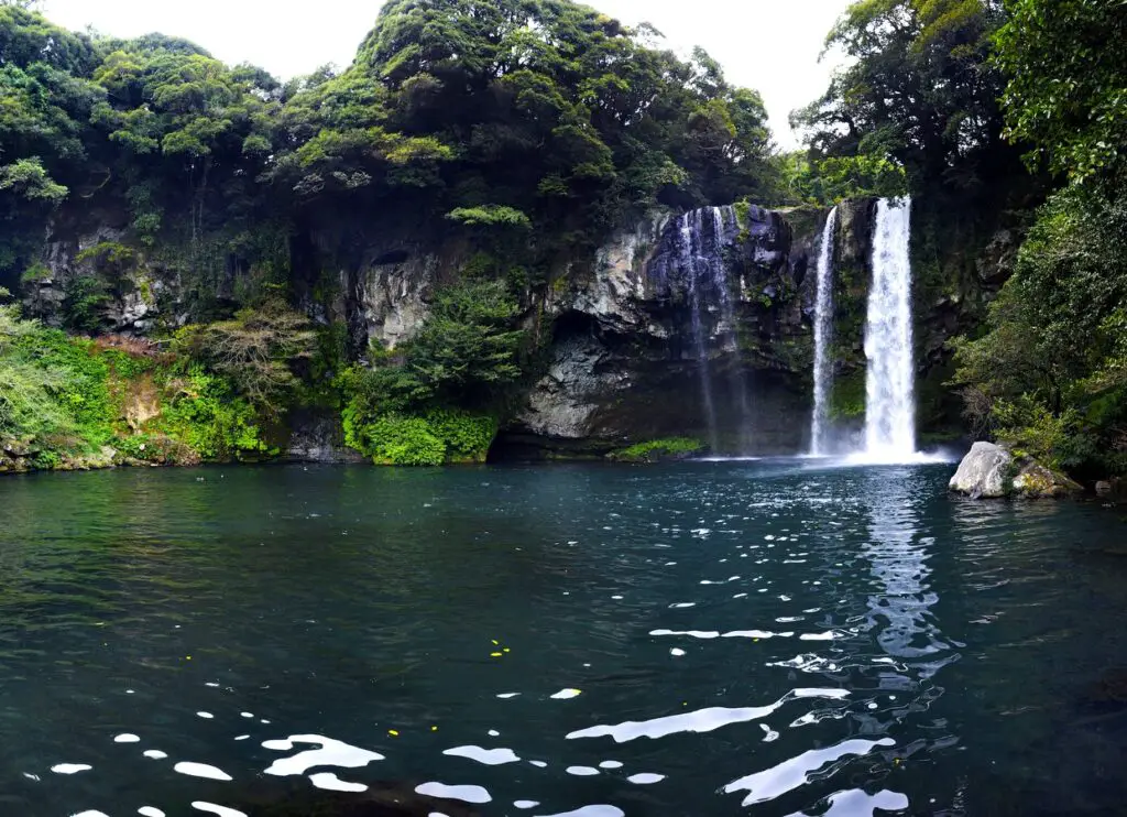 Cheonjiyeon Falls